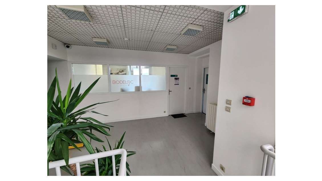 A LOUER - ESPACES DE BUREAUX DANS UN CADRE