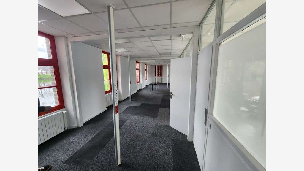 A louer espaces de bureaux à Pont Réan