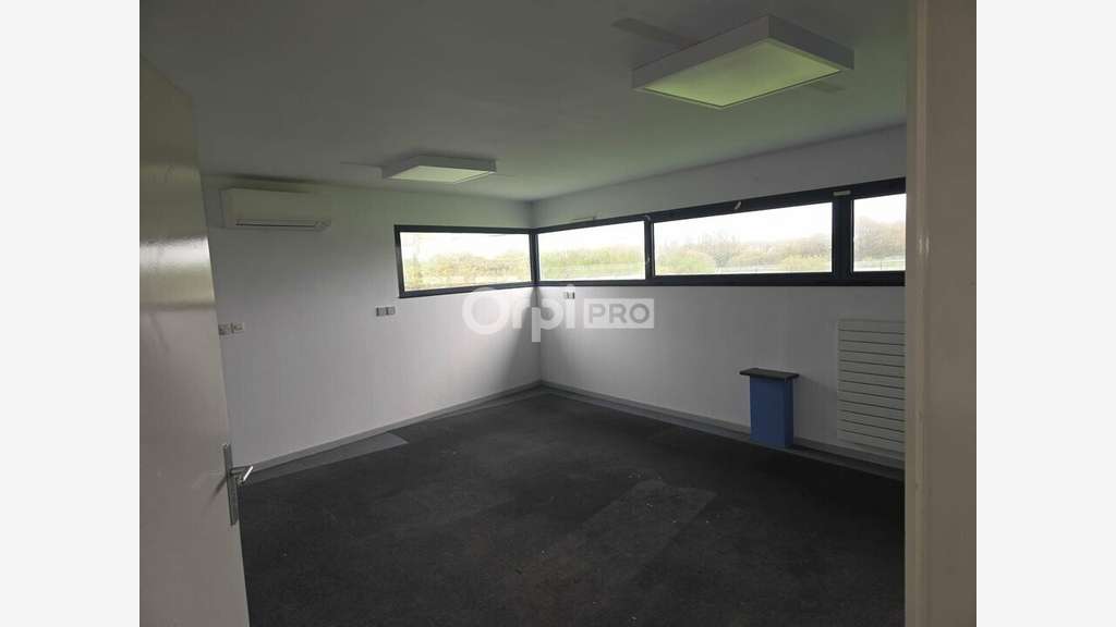 AV bureaux 211m² empl premium RN 165 à Guidel