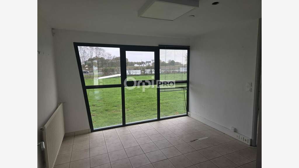 AV bureaux 211m² empl premium RN 165 à Guidel