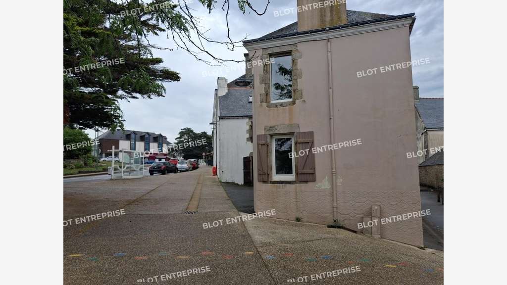 À LOUER - BUREAUX - GUIDEL - 70 m²