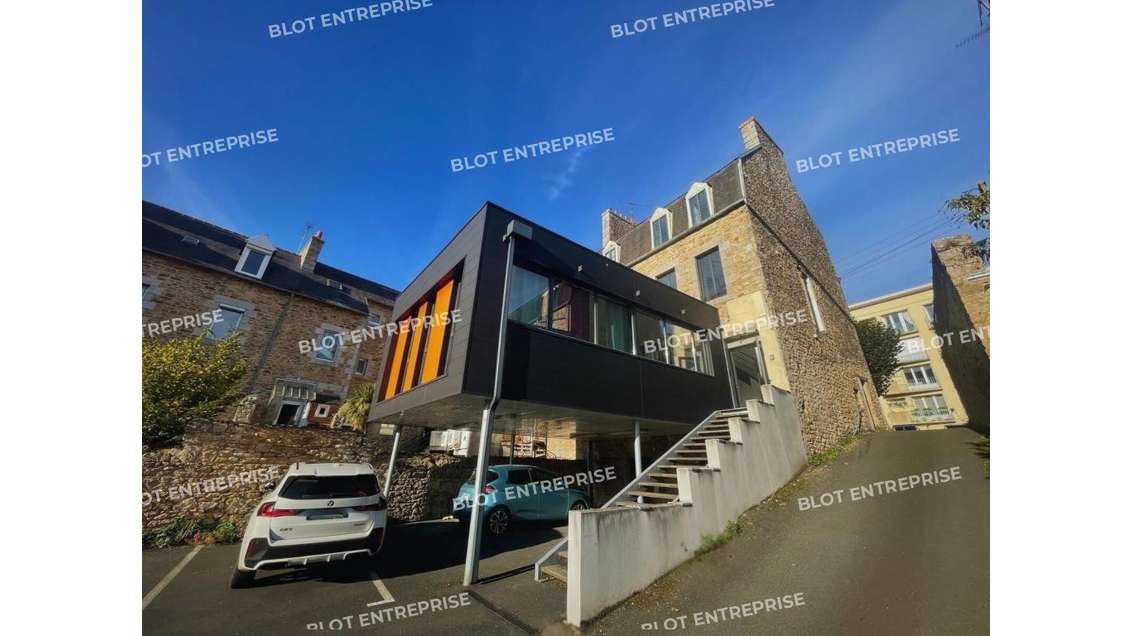 A louer bureaux vitrés 120m² à Guingamp Gare