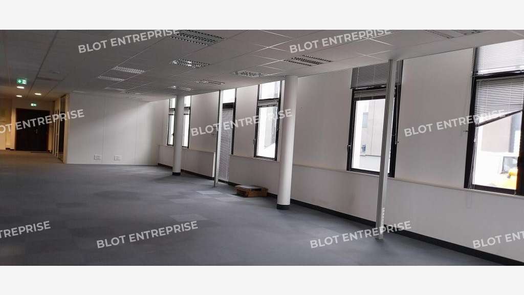 A louer bureaux 397m² RDC Guipavas