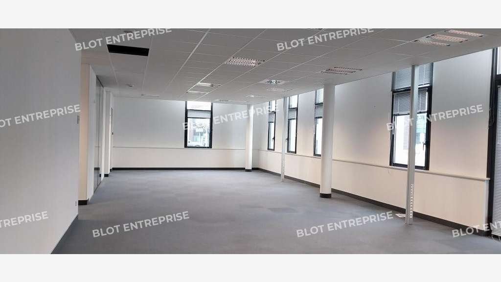 A louer bureaux 397m² RDC Guipavas