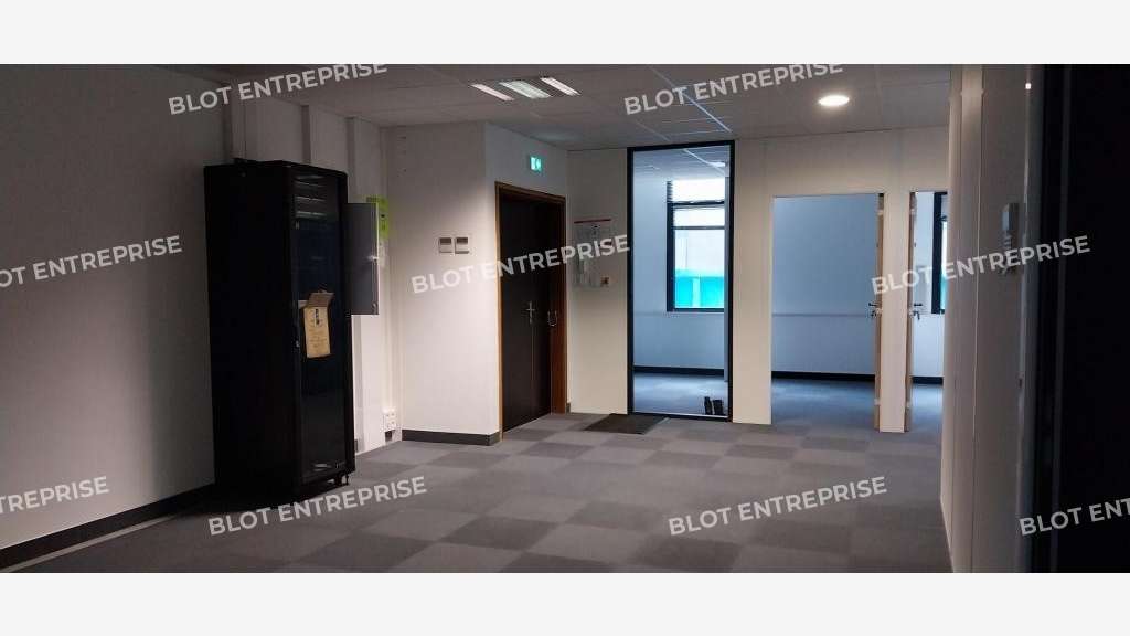 A louer bureaux 397m² RDC Guipavas
