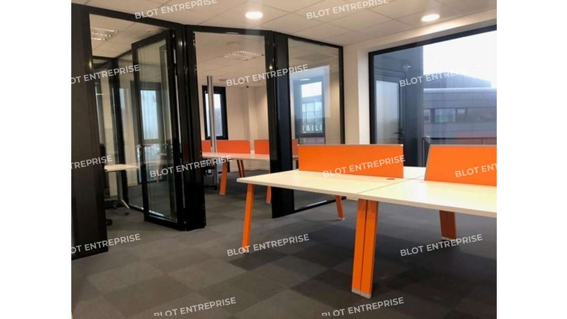 A louer bureaux 1121m² à Guipavas zone de Prat Pip