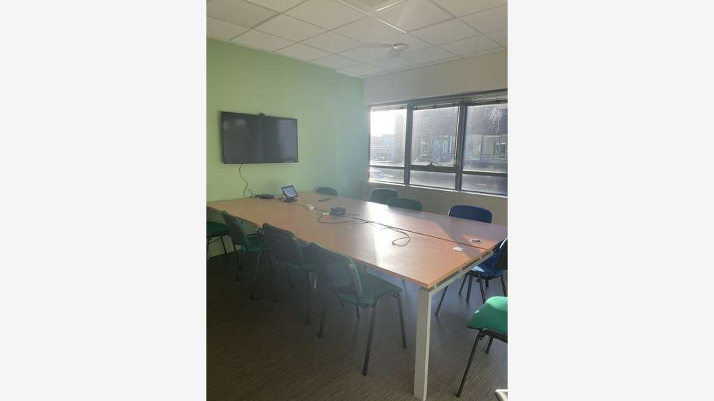 A louer bureaux 330m² R+1 à Guipavas