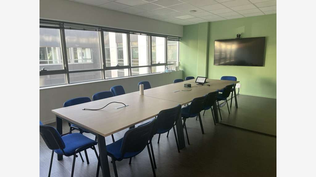 A louer bureaux 330m² R+1 à Guipavas