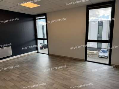 À LOUER bureaux 17,50m² R+1 Zone Prap Pip Guipavas