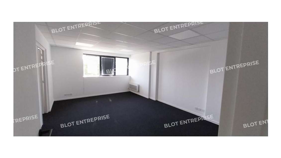 A louer plateau de bureaux rénové 126m² R+1 Brest