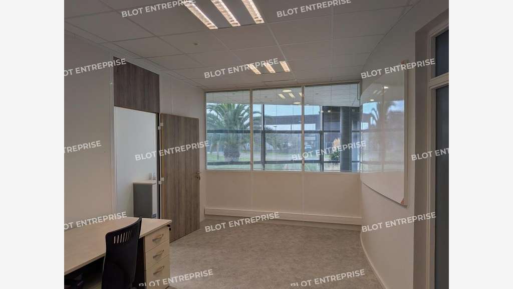 À LOUER - BUREAUX - 120 m² - GUIPAVAS