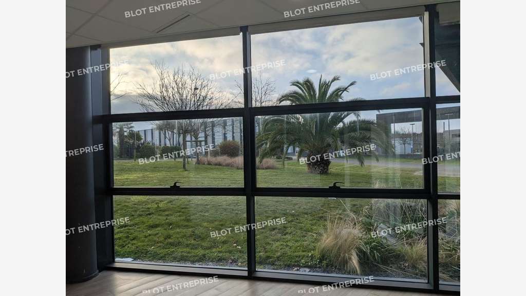 À LOUER - BUREAUX - 120 m² - GUIPAVAS