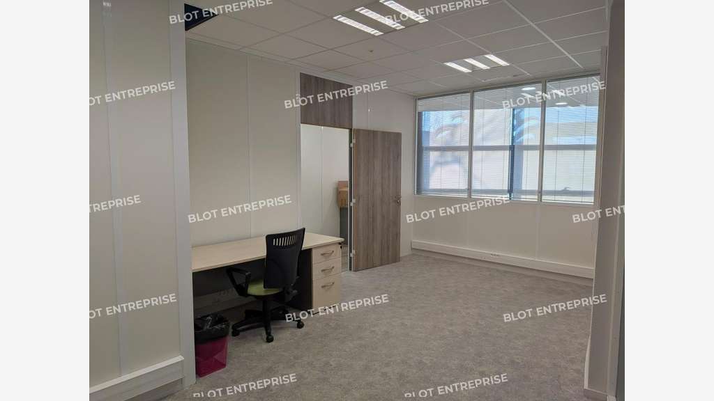 À LOUER - BUREAUX - 120 m² - GUIPAVAS