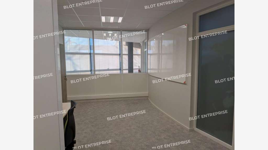 À LOUER - BUREAUX - 120 m² - GUIPAVAS