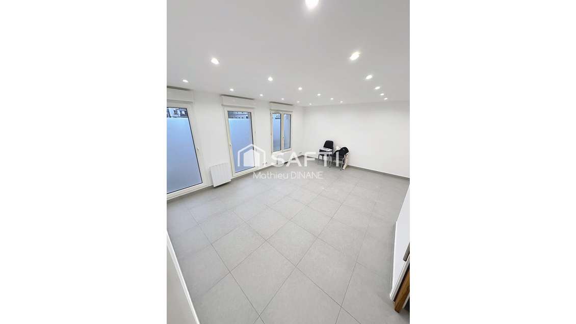 A louer local lumineux 47m² à Guyancourt