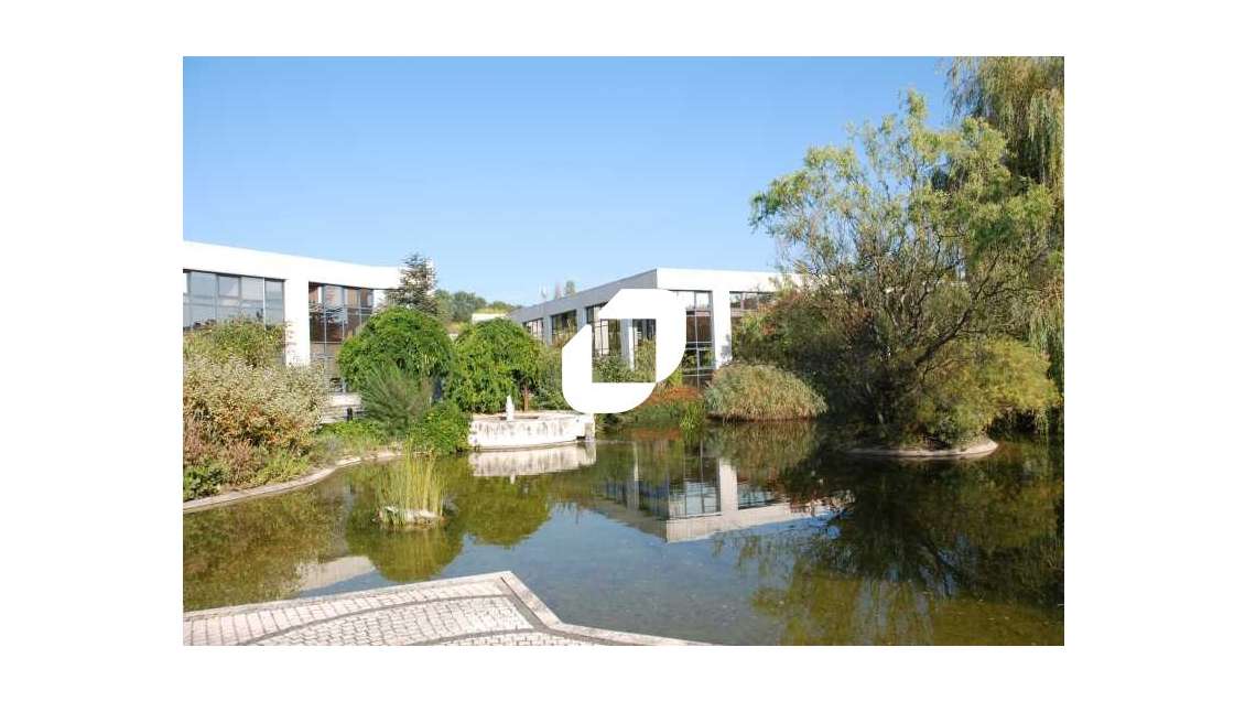 A louer Bureaux 469m² Guyancourt