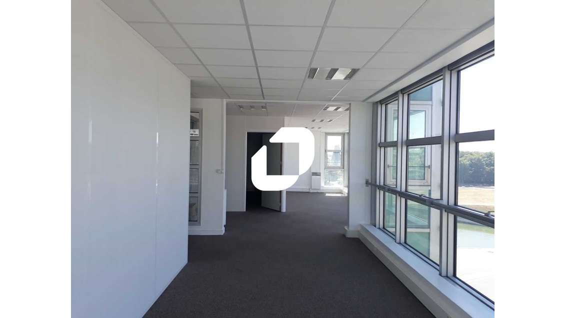A louer Bureaux 100m² Guyancourt