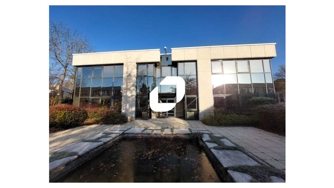 A louer Bureaux 421m² Guyancourt