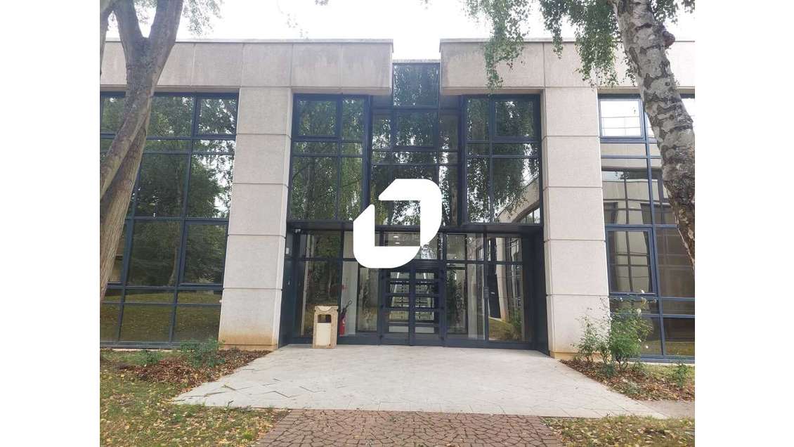 A louer Bureaux 496m² Guyancourt