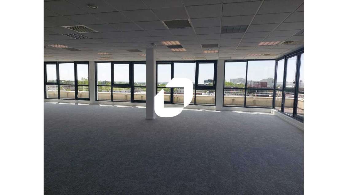 A louer Bureaux 463m² Guyancourt