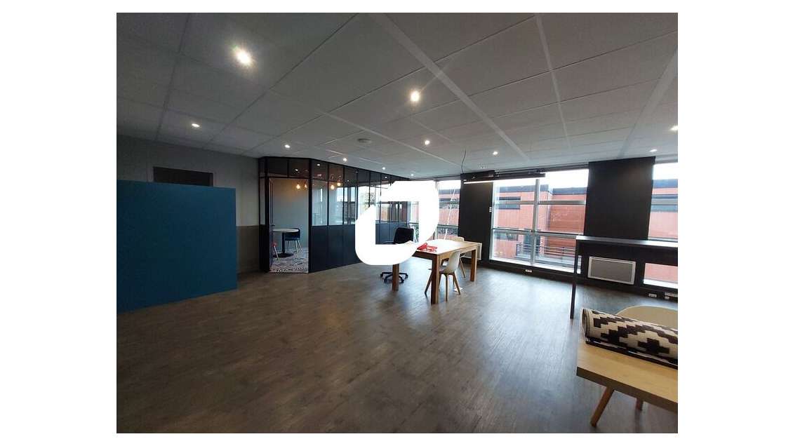 A louer Bureaux 65m² Guyancourt