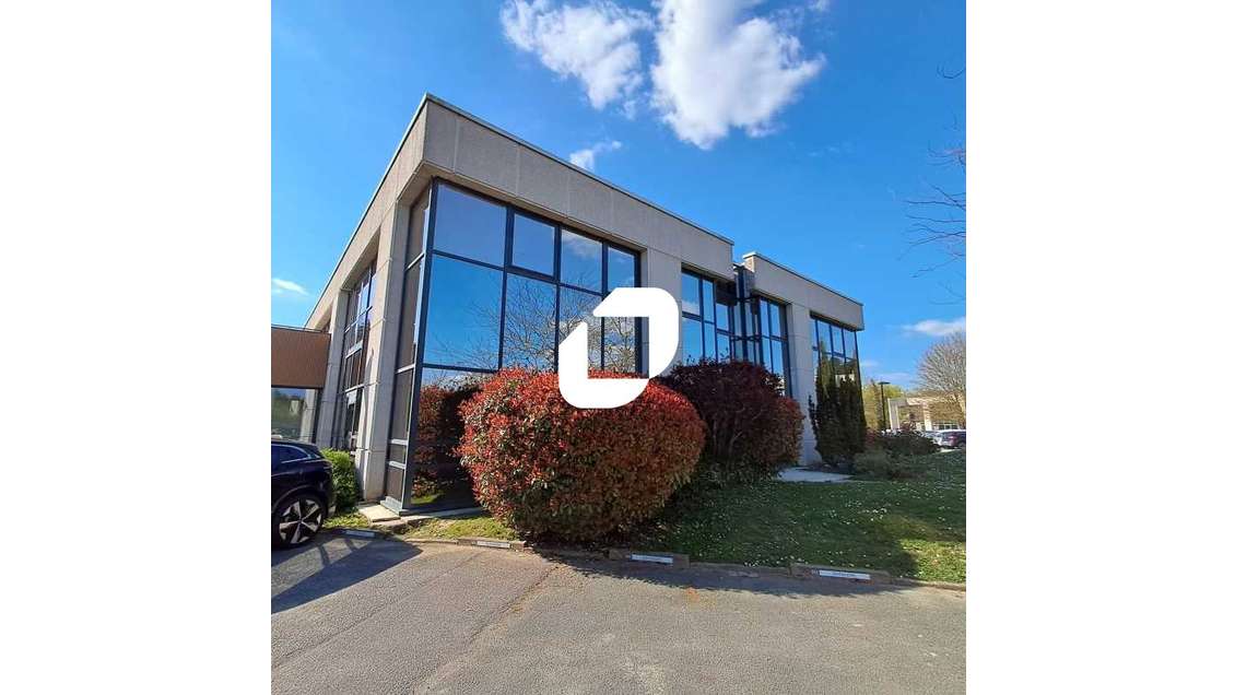 A louer Bureaux 546m² Guyancourt