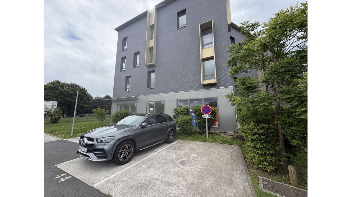 Immobilier Professionnel 175m² à louer Guyancourt