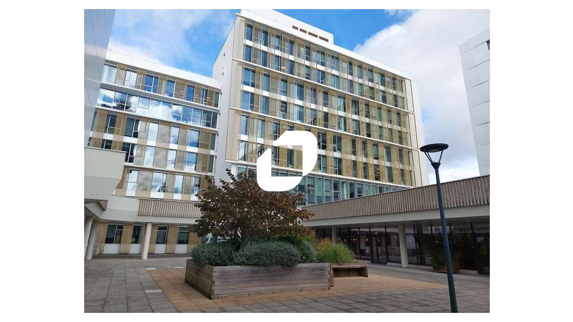 A louer Bureaux 826m² Guyancourt