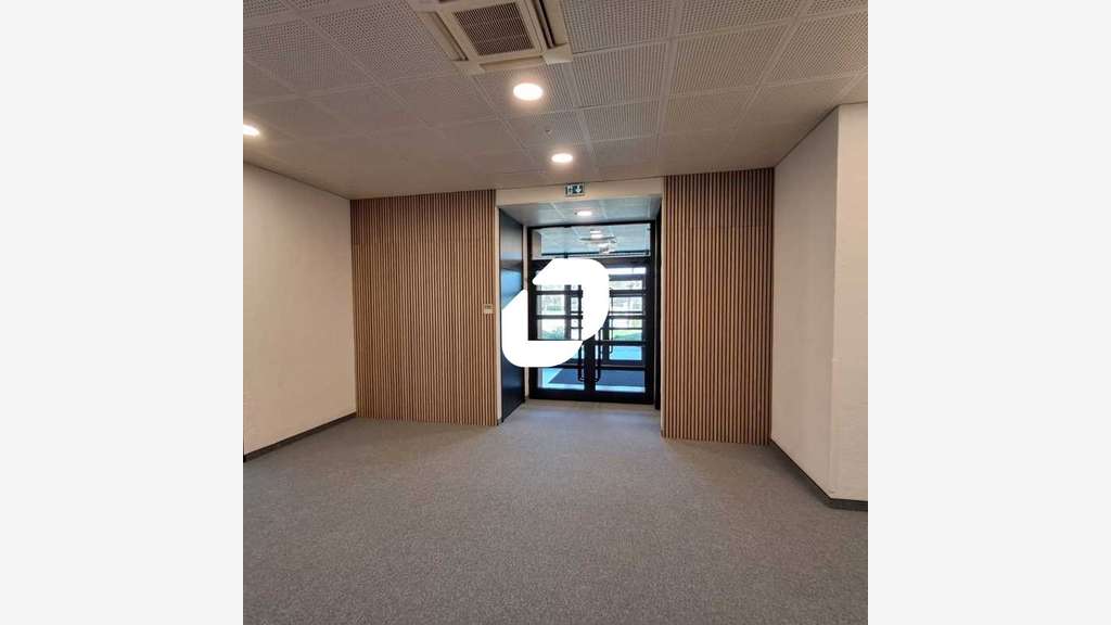 A louer Bureaux 546m² Guyancourt