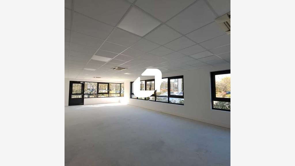 A louer Bureaux 546m² Guyancourt