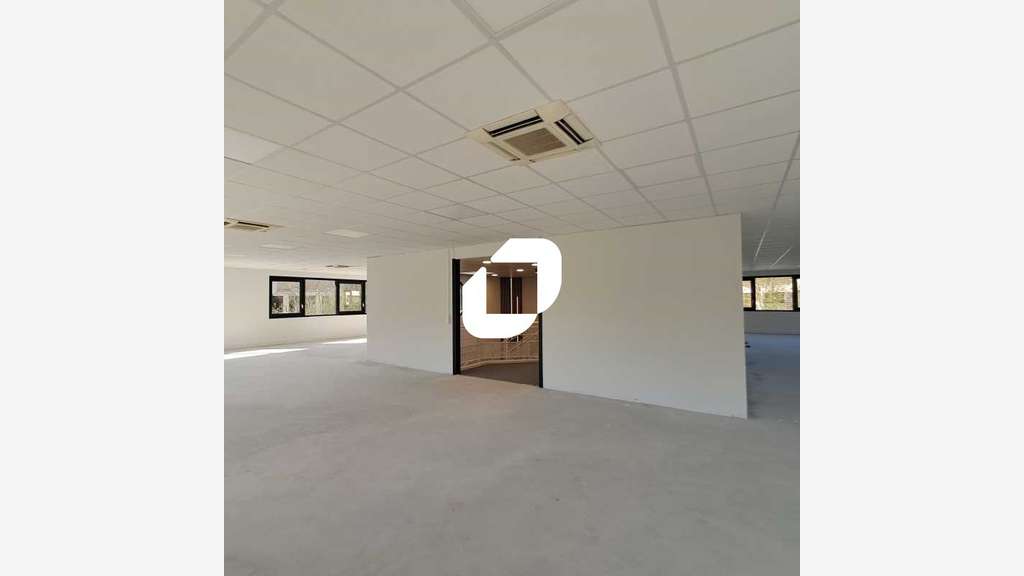A louer Bureaux 546m² Guyancourt