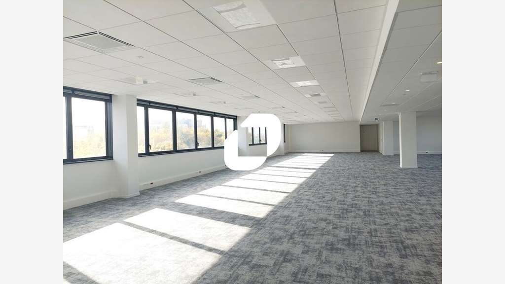 A louer Bureaux 413m² Guyancourt