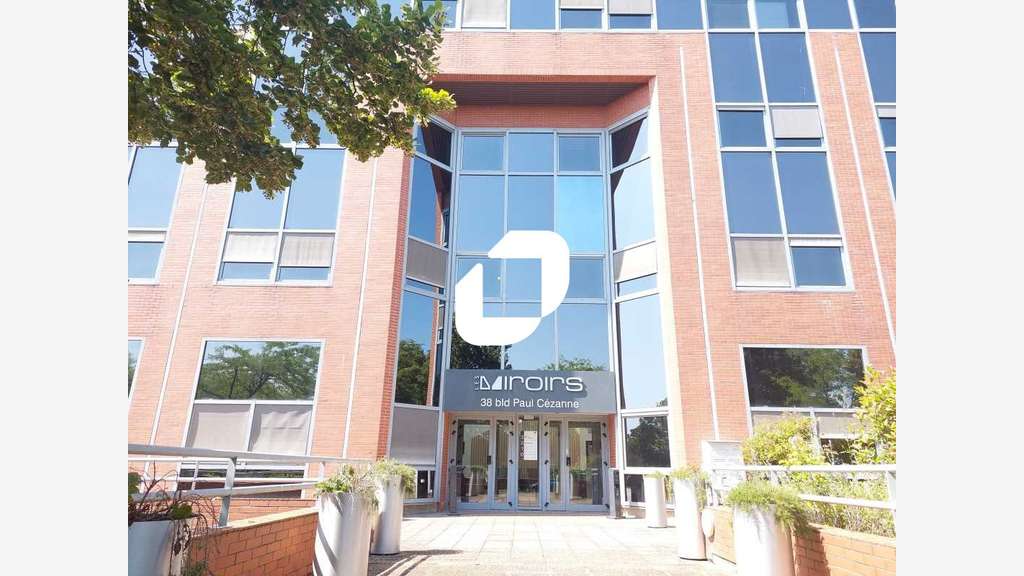 A louer Bureaux 300m² Guyancourt