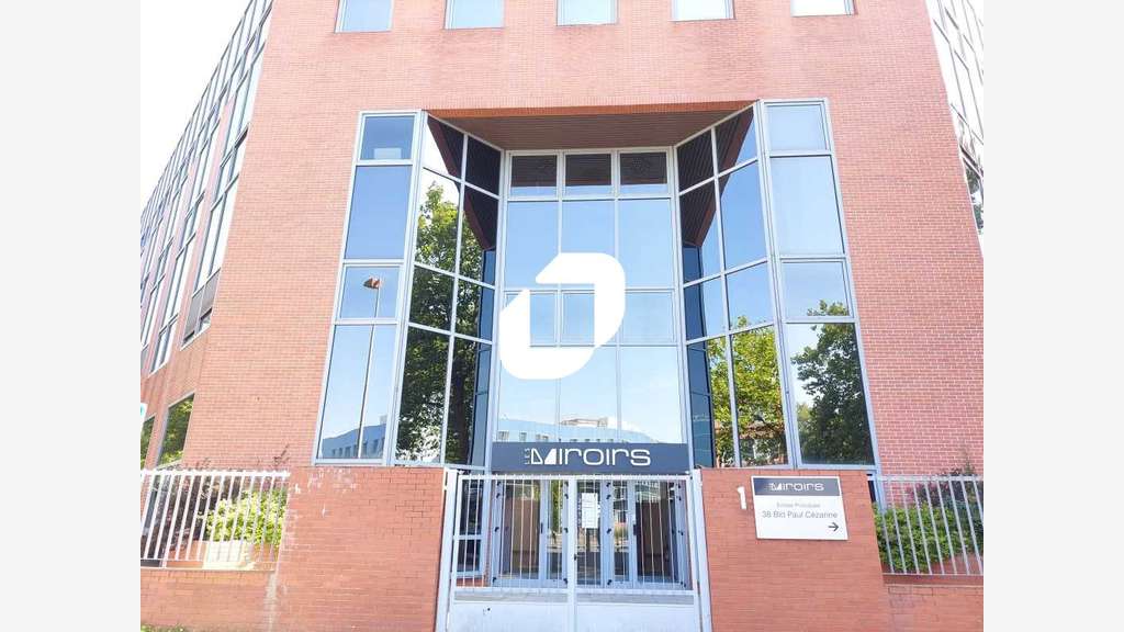 A louer Bureaux 404m² Guyancourt