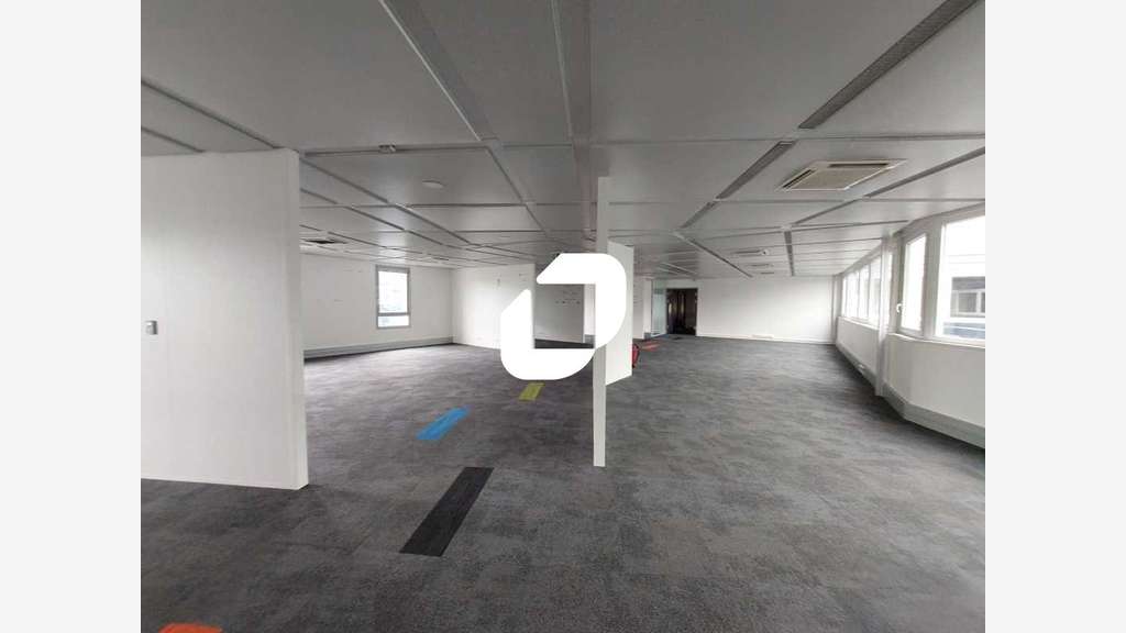 A louer Bureaux 122m² Guyancourt