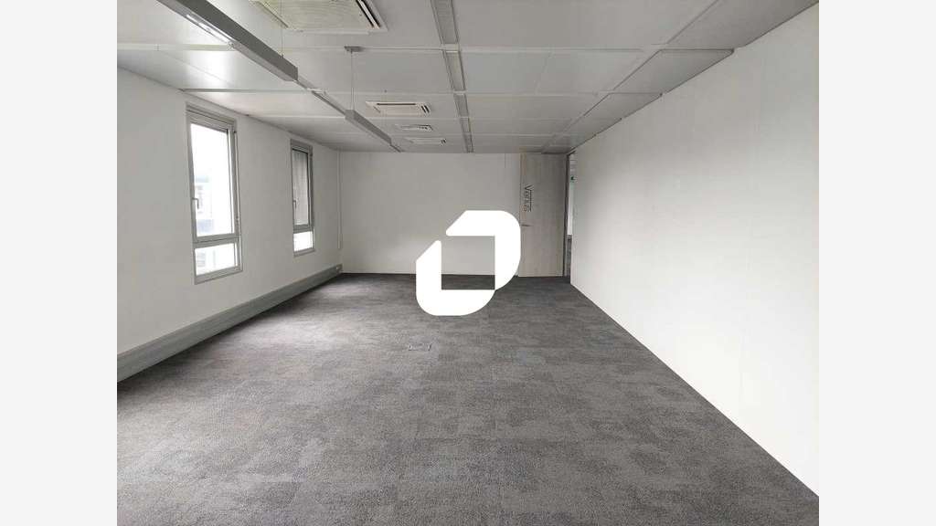 A louer Bureaux 122m² Guyancourt