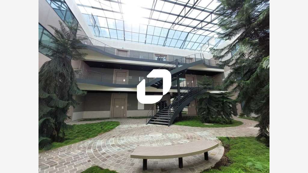 A louer Bureaux 402m² Guyancourt