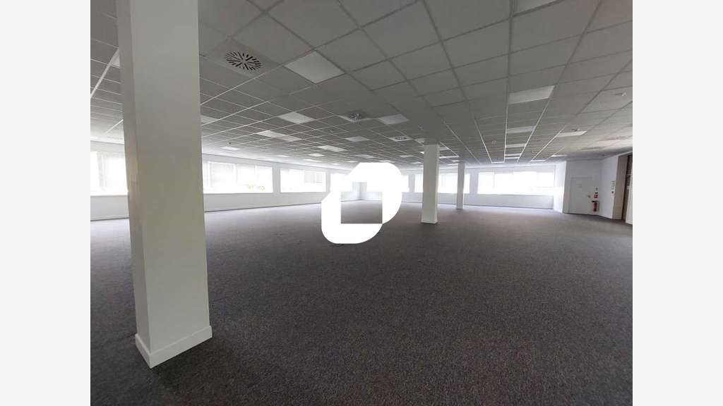 A louer Bureaux 402m² Guyancourt