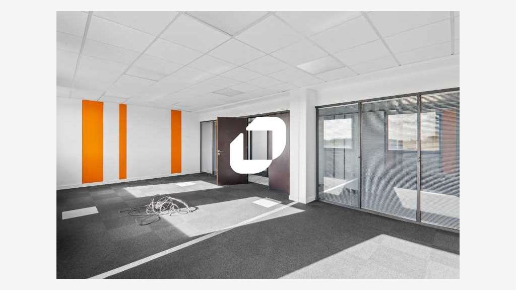 A louer Bureaux 169m² Guyancourt