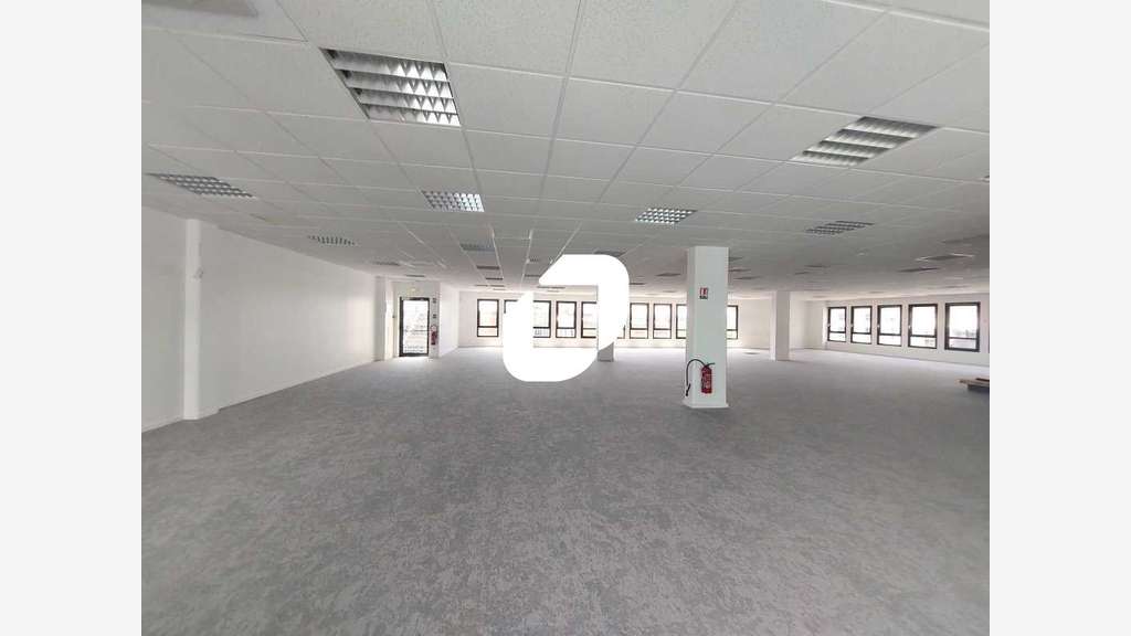 A louer Bureaux 463m² Guyancourt