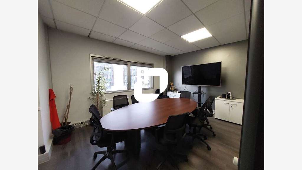 A louer Bureaux 177m² Guyancourt