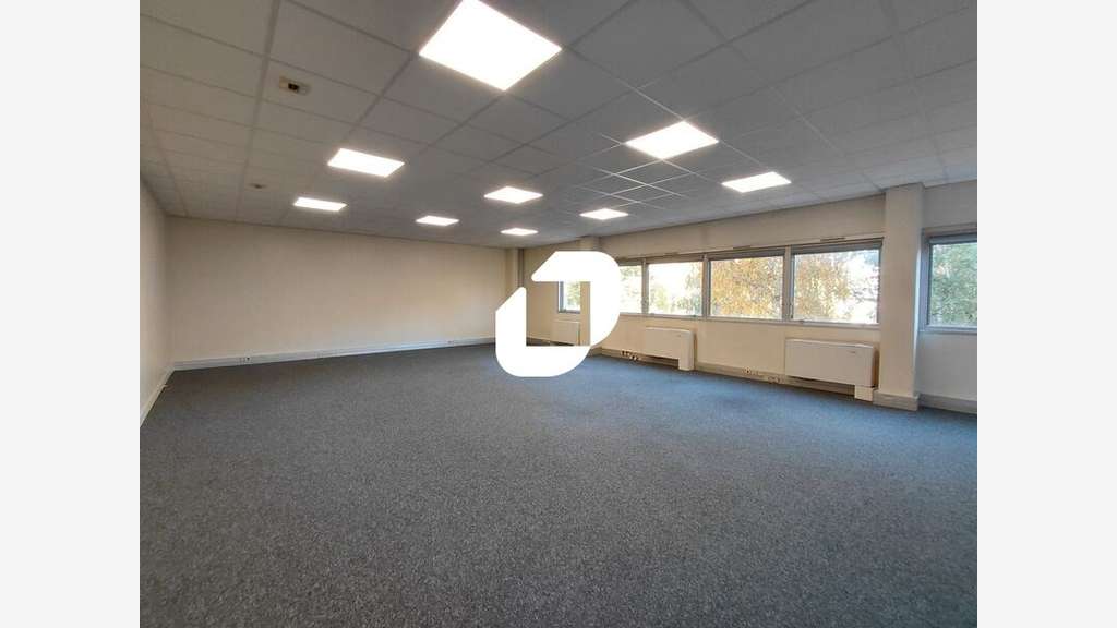 A louer Bureaux 154m² Guyancourt