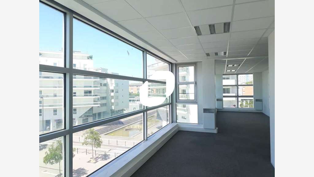 A louer Bureaux 205m² Guyancourt