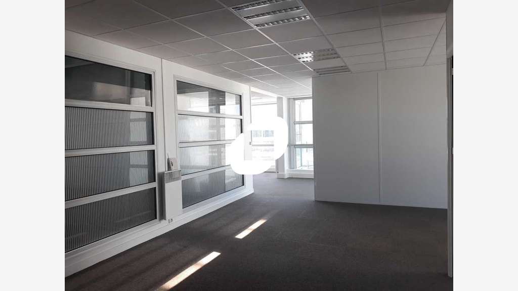 A louer Bureaux 205m² Guyancourt