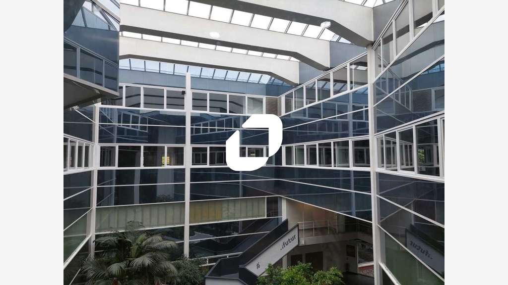 A louer Bureaux 1216m² Guyancourt