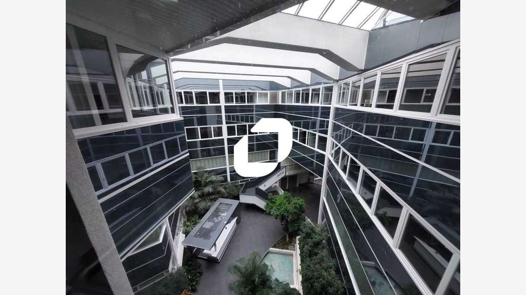 A louer Bureaux 1216m² Guyancourt