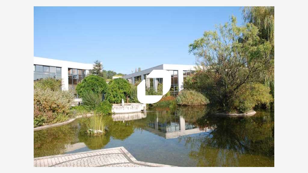 A louer Bureaux 469m² Guyancourt