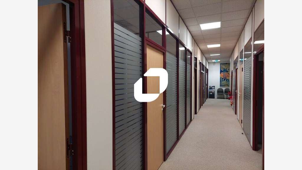 A louer Bureaux 469m² Guyancourt