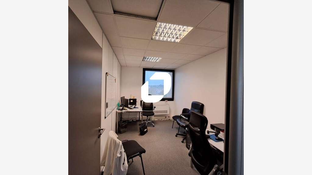 A louer Bureaux 191m² Guyancourt