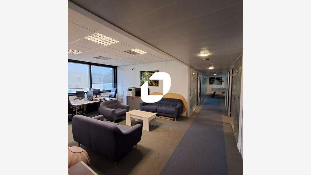 A louer Bureaux 191m² Guyancourt